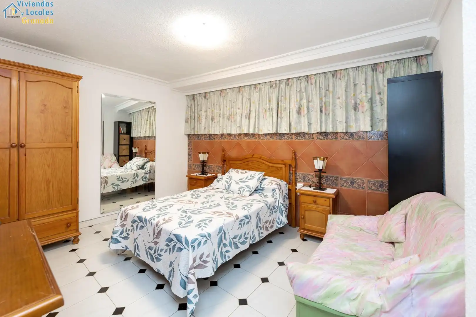 Habitación de Casa o chalet en venta en Granada con Aire acondicionado, Jardín privado y Trastero