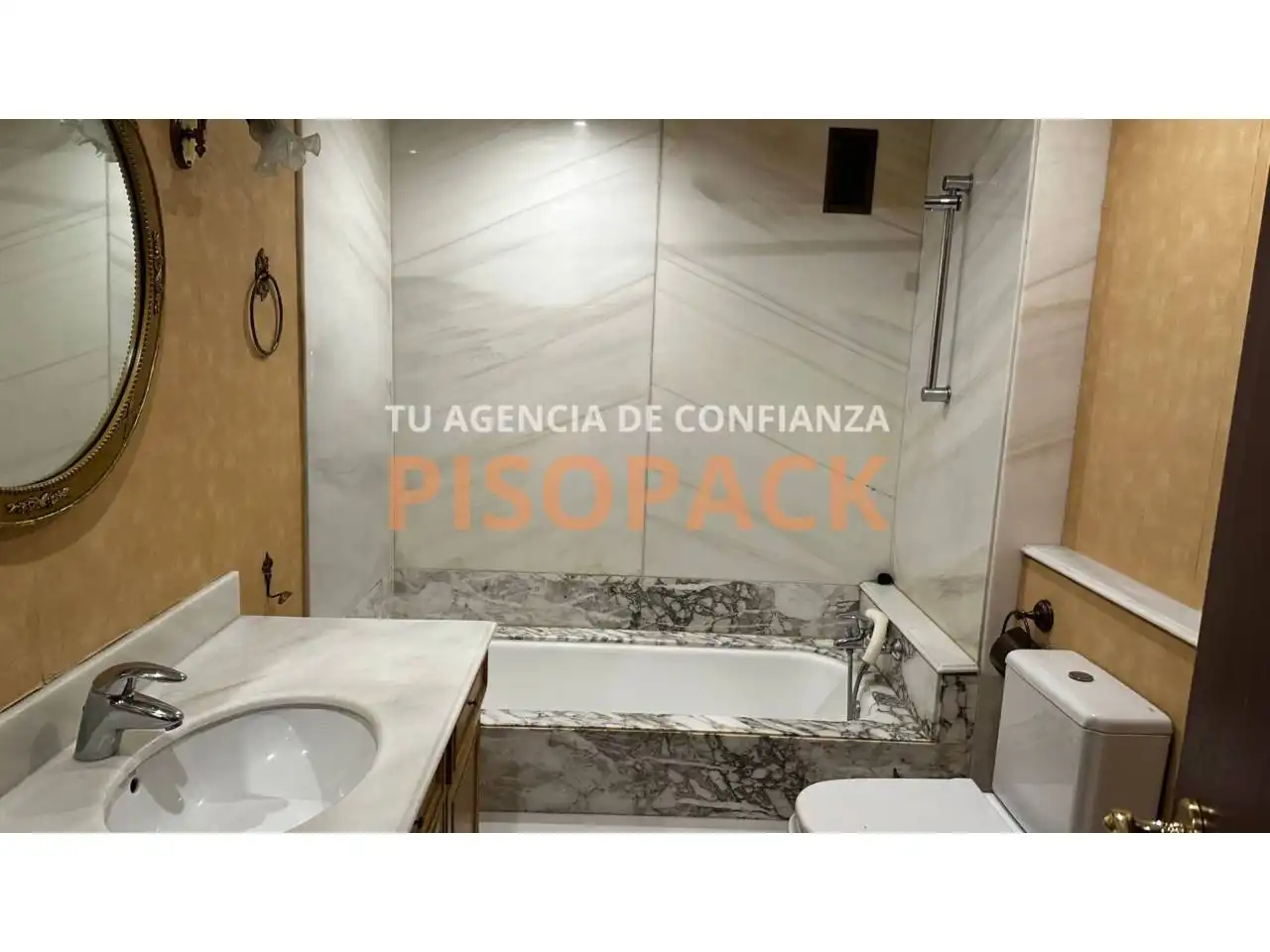 Baño de Piso en venta en  Pamplona / Iruña con Calefacción, Terraza y Balcón