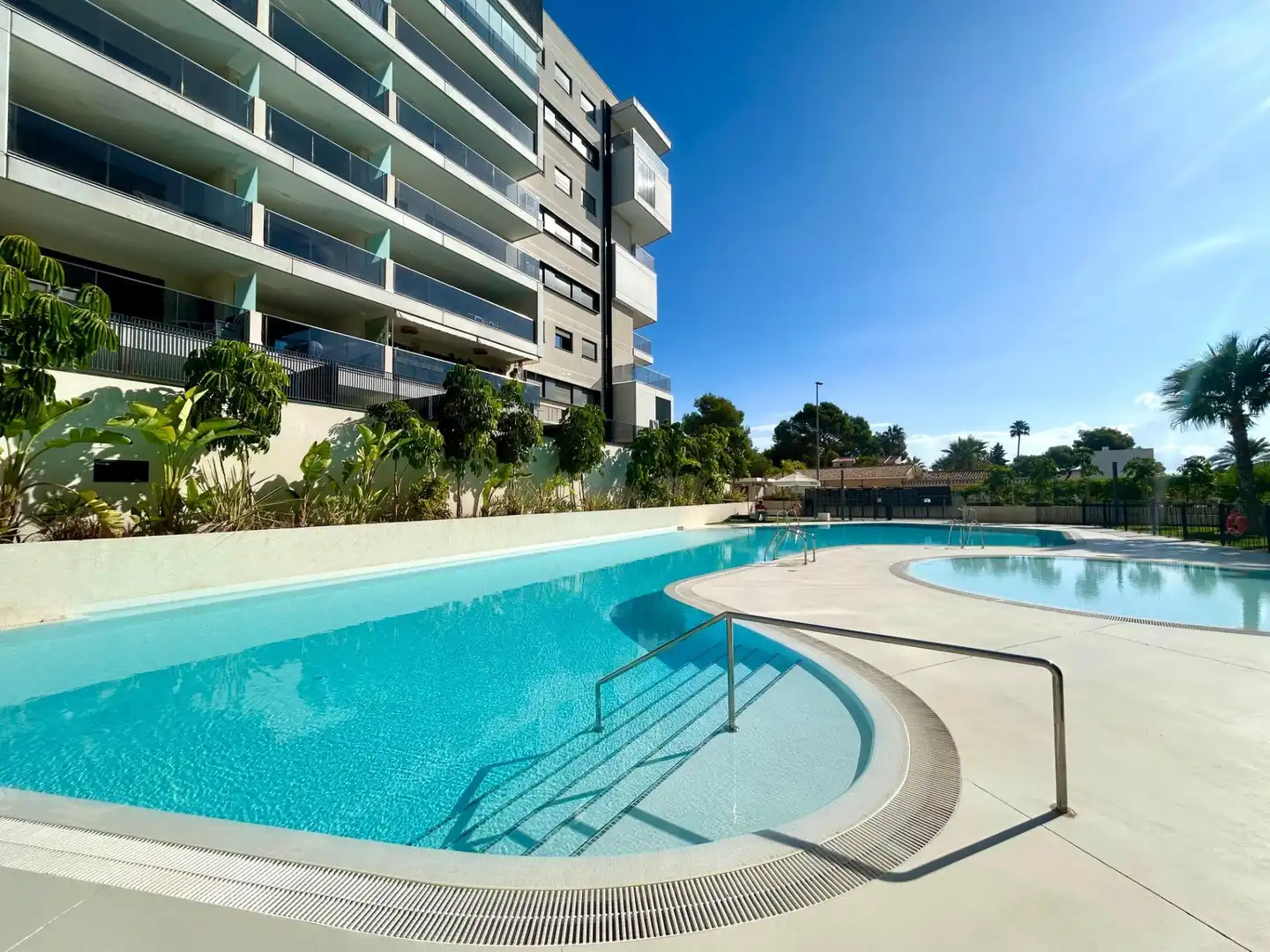 Piscina de Apartament en venda en Orihuela amb Aire condicionat, Jardí privat i Terrassa