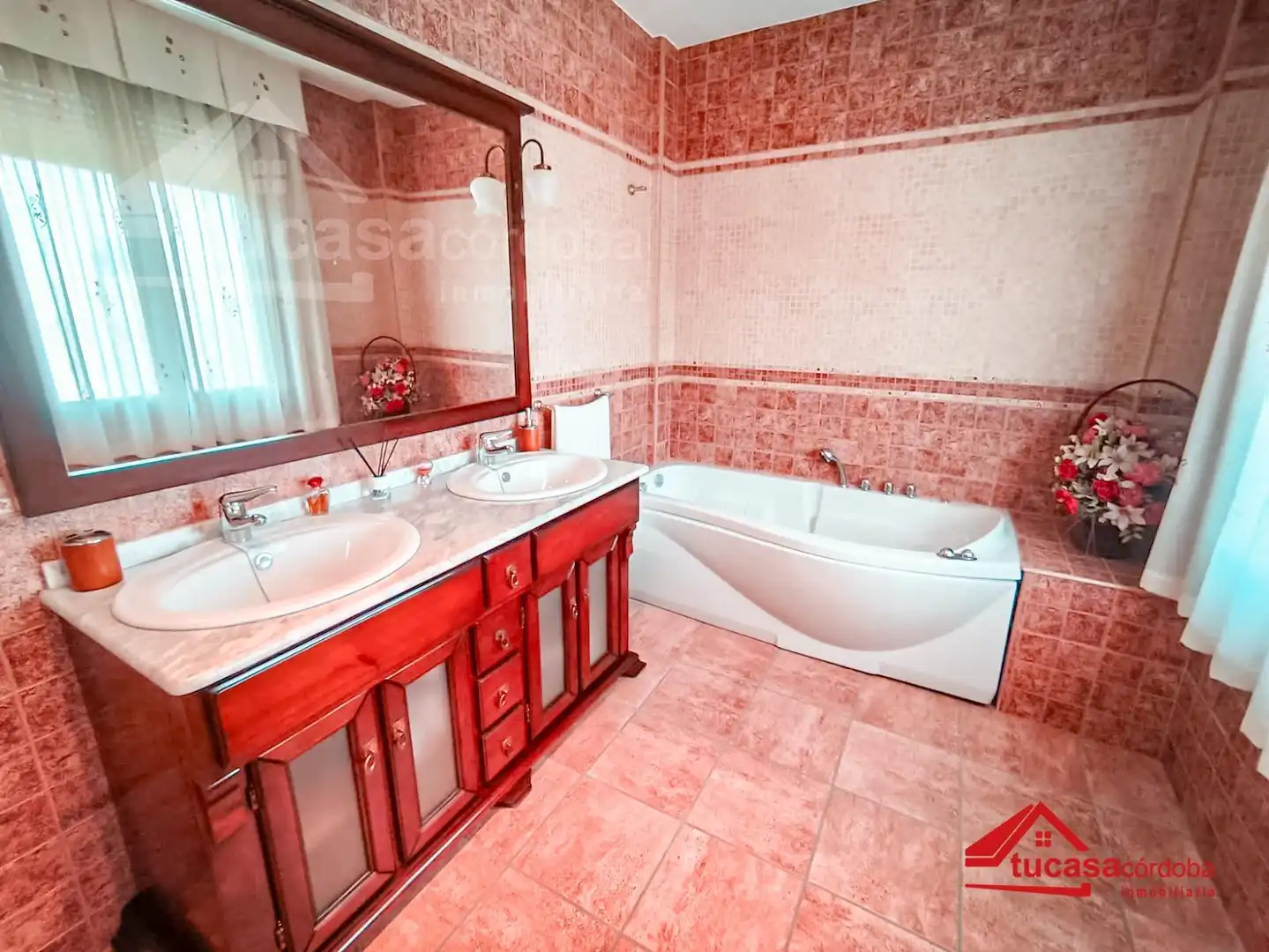 Bathroom of Houses for sale in Córdoba  with Air Conditioner, Terrace and Storage room