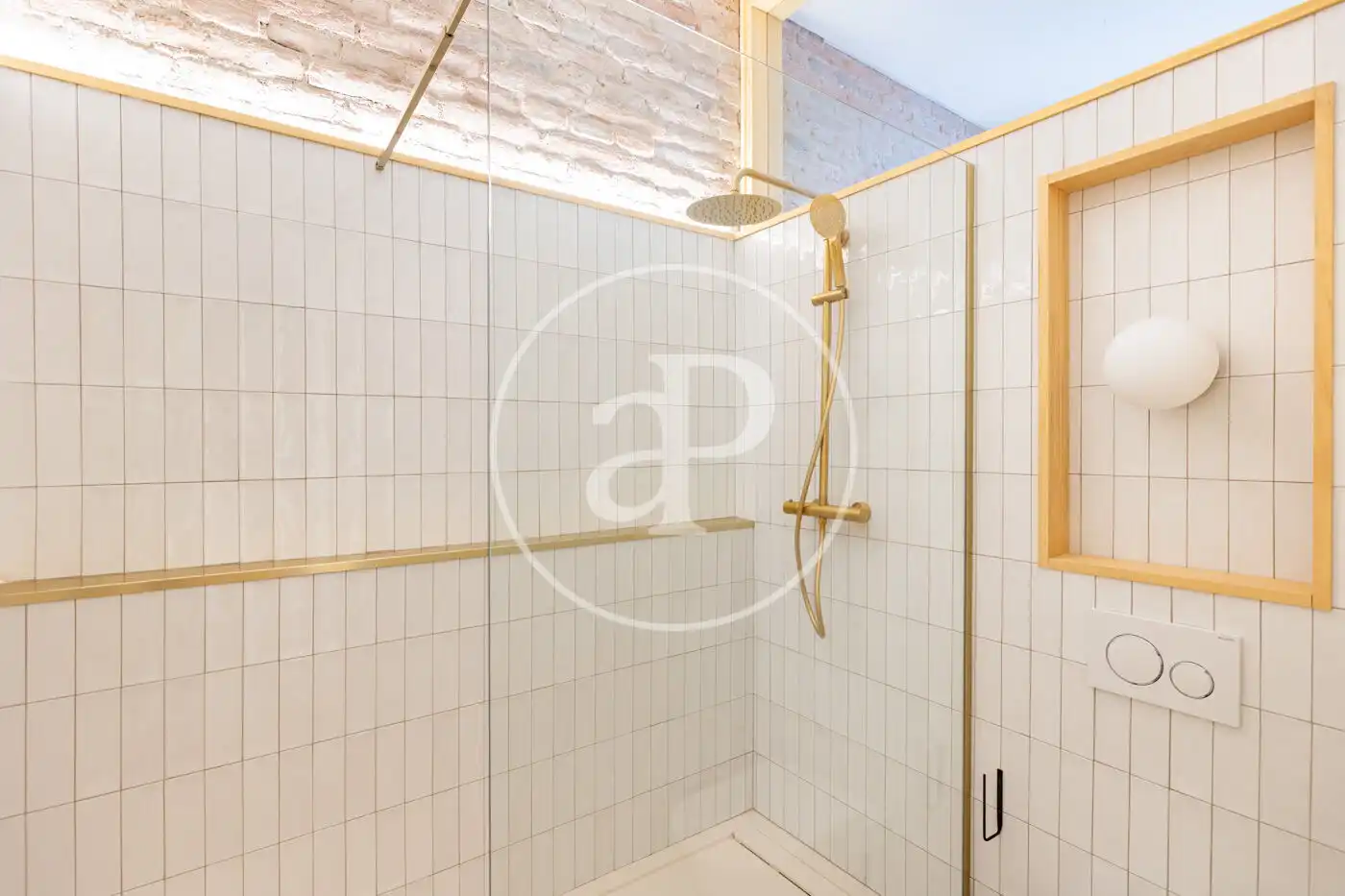 Badezimmer von Wohnung zum Verkauf in Barcelona mit Klimaanlage, Heizung und Möbliert