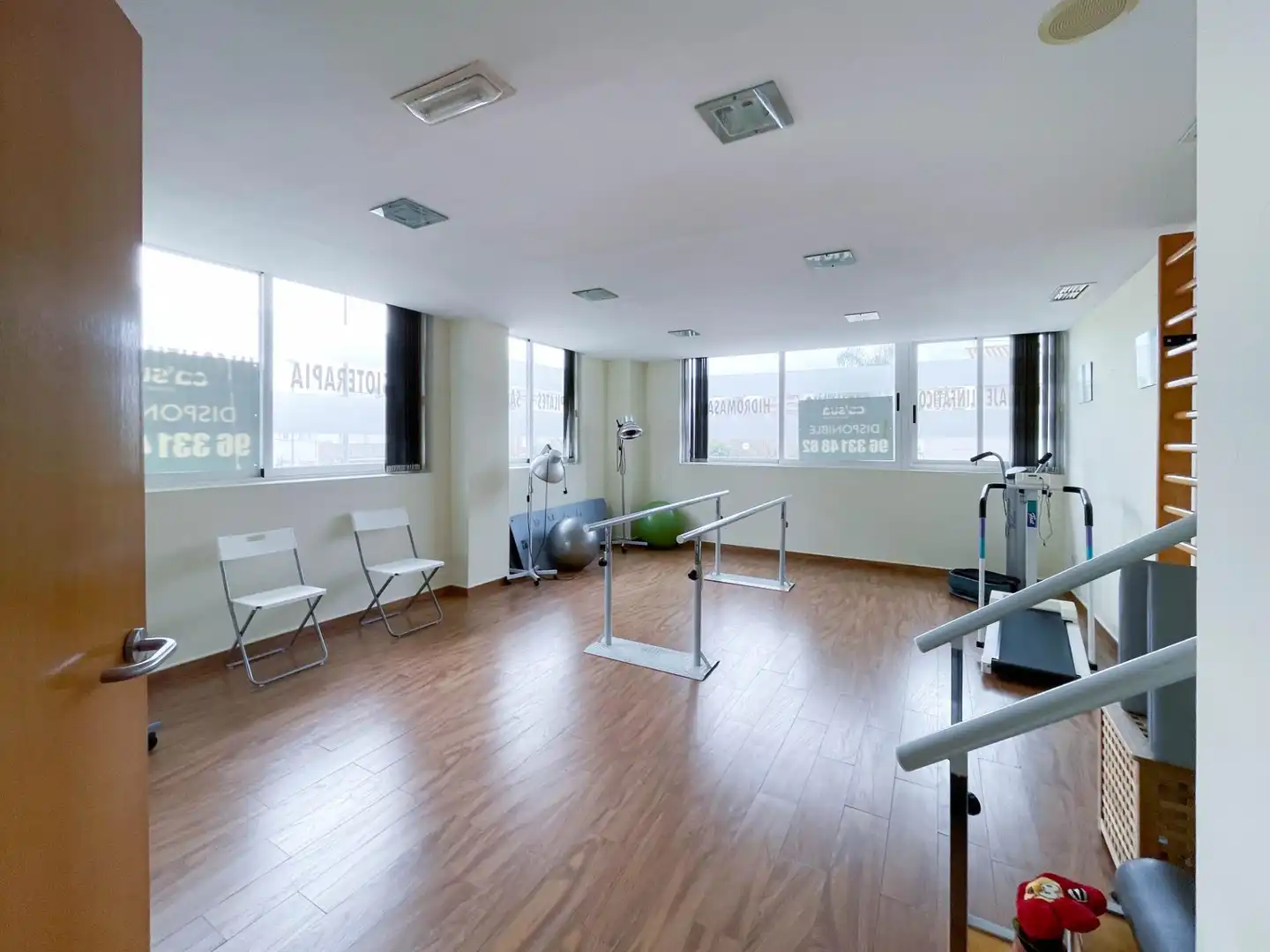 Local de alquiler en Oliva con Aire acondicionado y Amueblado