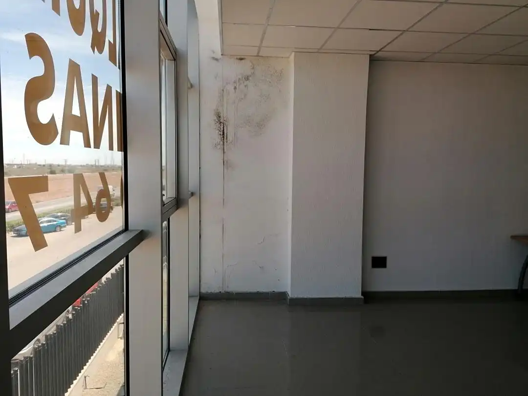 Oficina de alquiler en Los Alcázares