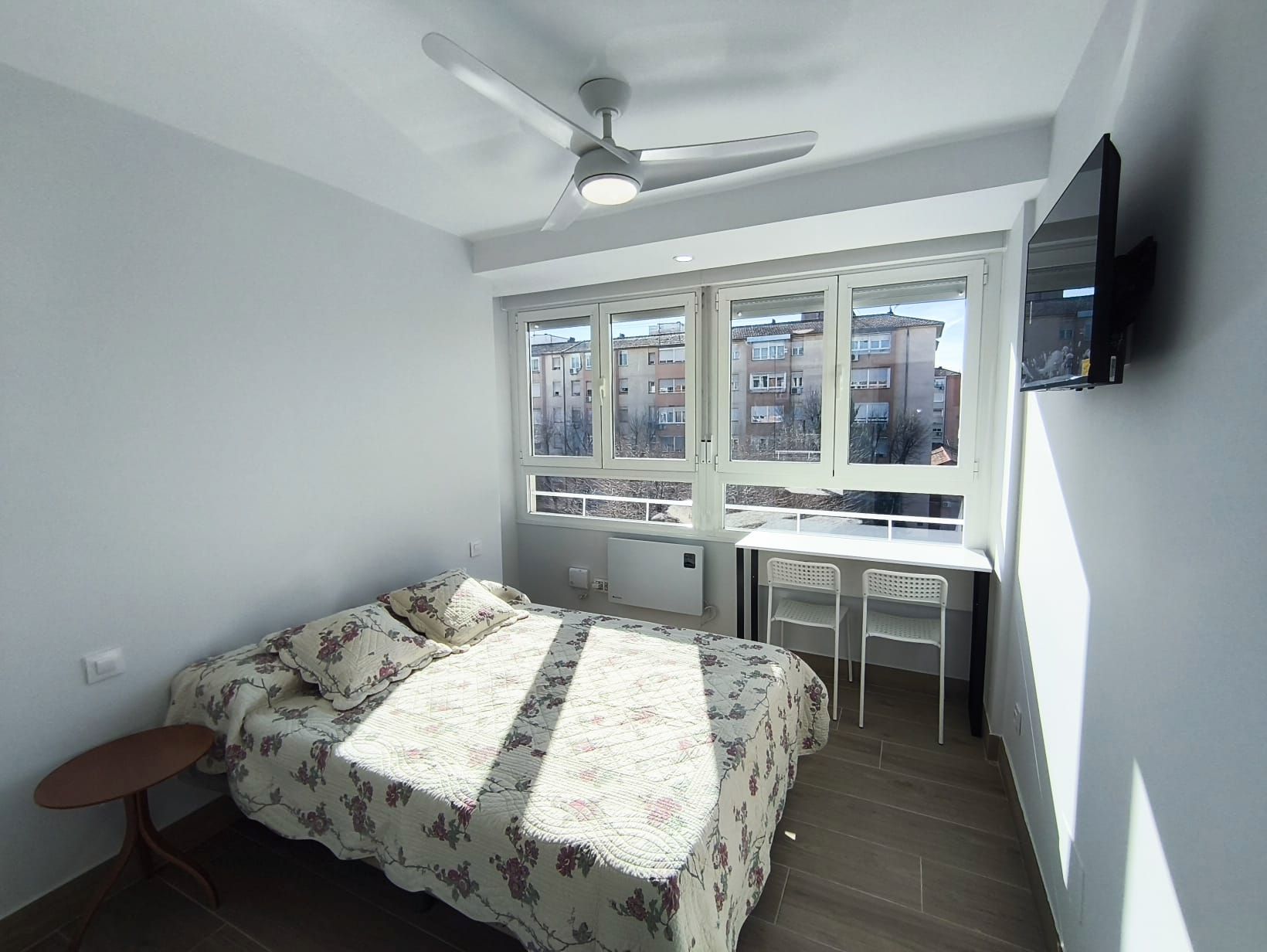 Bedroom of Flat to share in  Madrid Capital  with Heating, Furnished and Oven