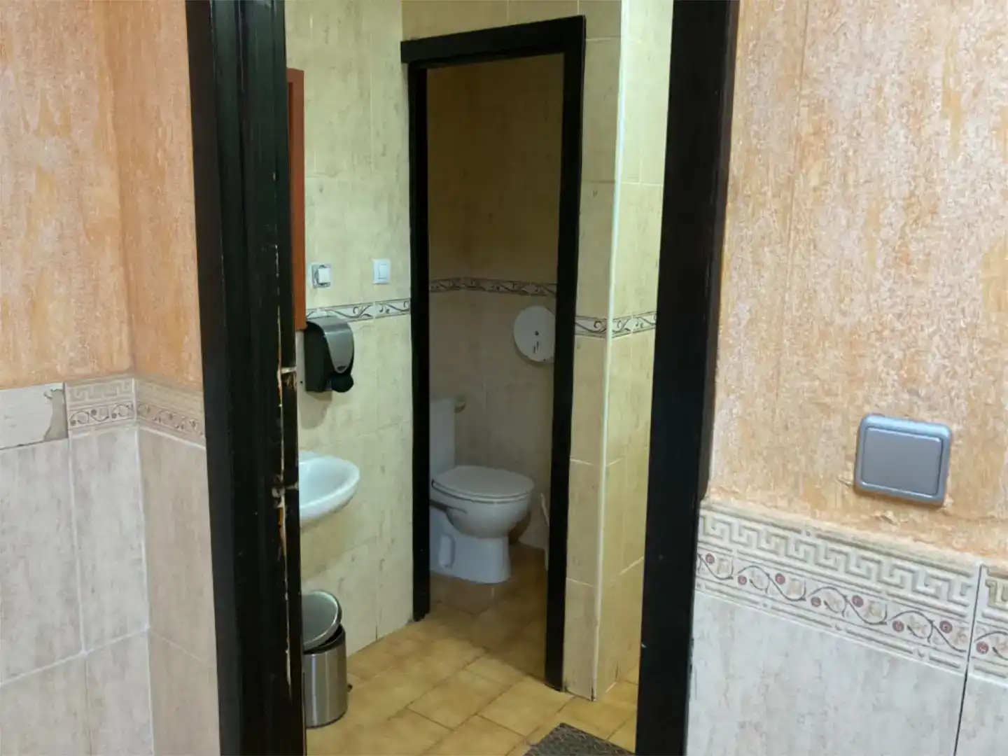 Bany de Local en venda en El Pinós / Pinoso amb Aire condicionat