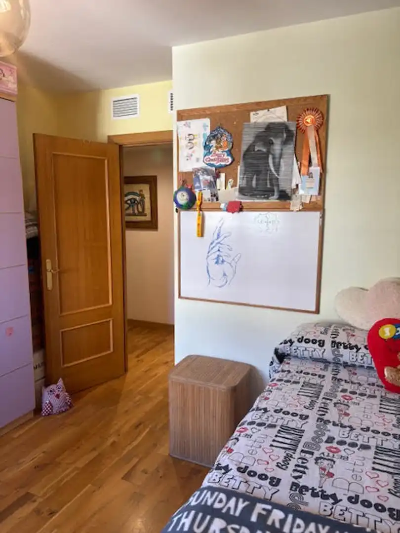 Schlafzimmer von Wohnung zum Verkauf in Zaragoza mit Terrasse, Abstellraum und Möbliert