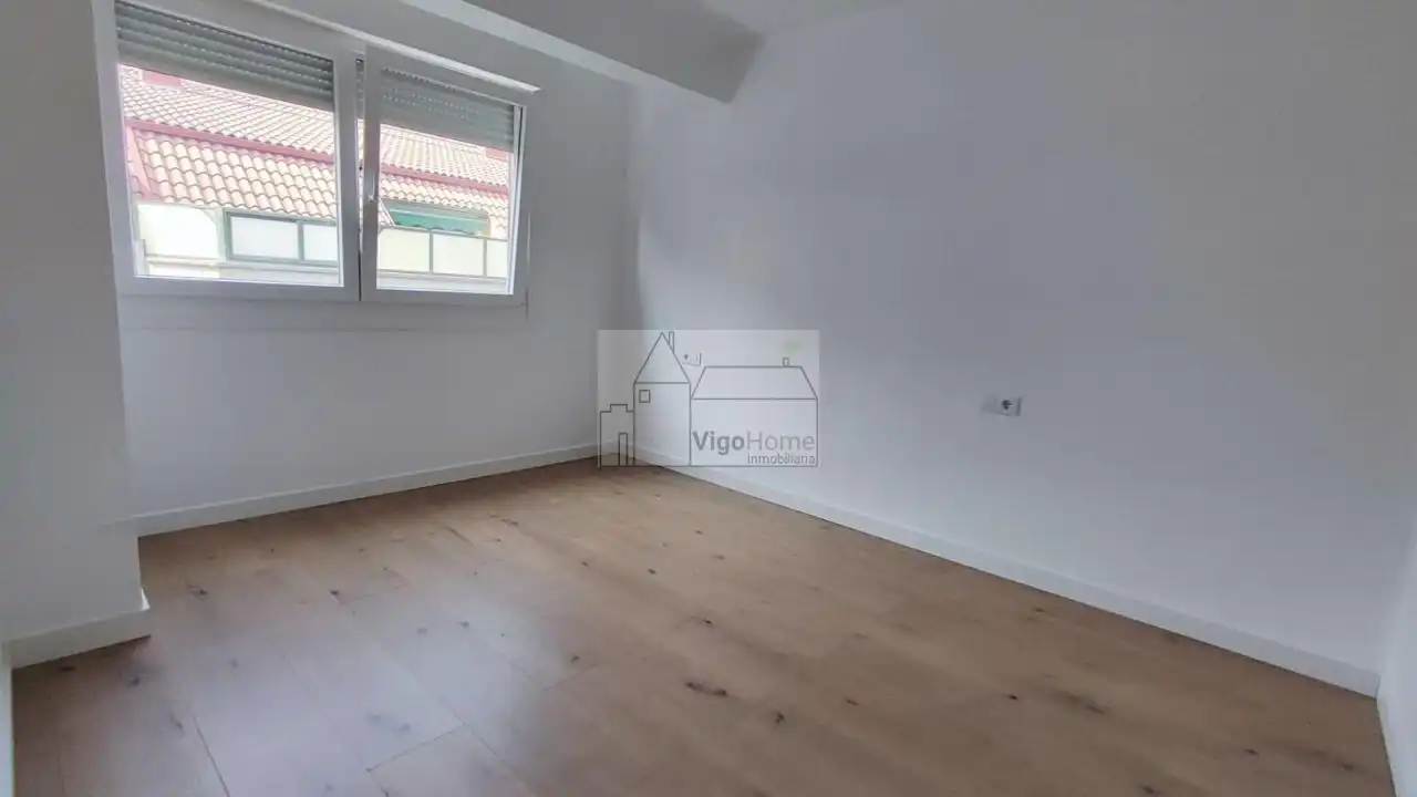 Bedroom of Flat for rent in Vigo   with Heating and Storage room