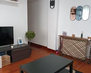 Sala d'estar de Pis de lloguer en Bilbao  amb Calefacció, Moblat i Forn