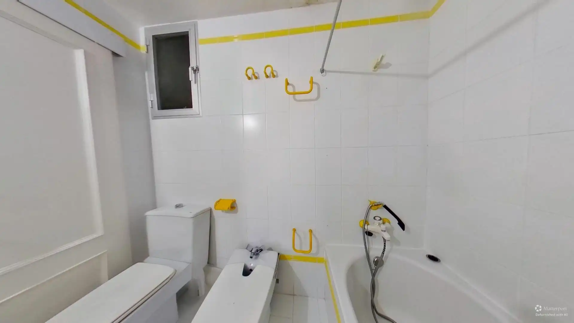 Bathroom of Flat for sale in Valencia  with Air Conditioner, Terrace and Storage room