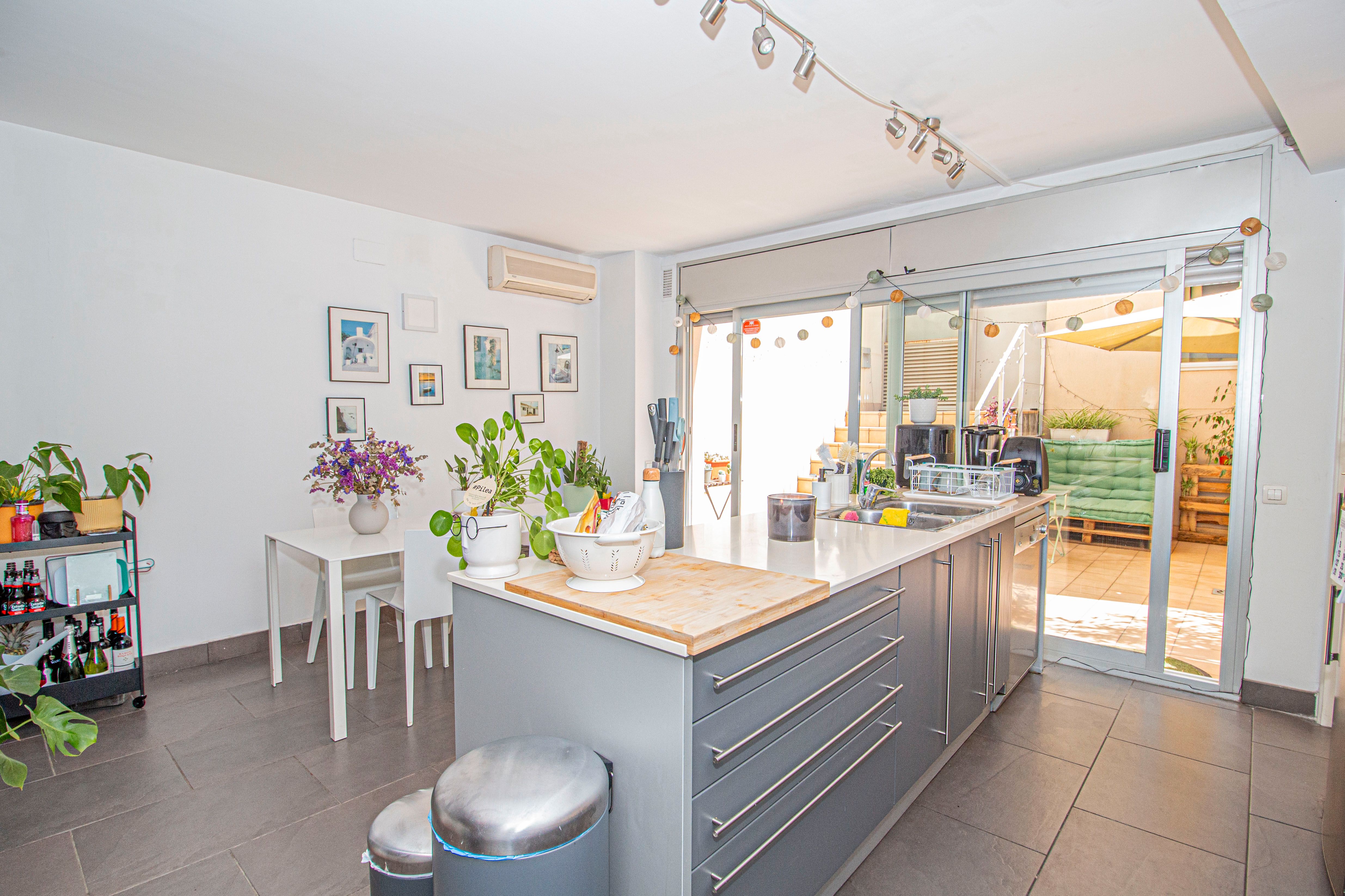 Kitchen of Duplex for sale in L'Hospitalet de Llobregat  with Air Conditioner, Heating and Terrace