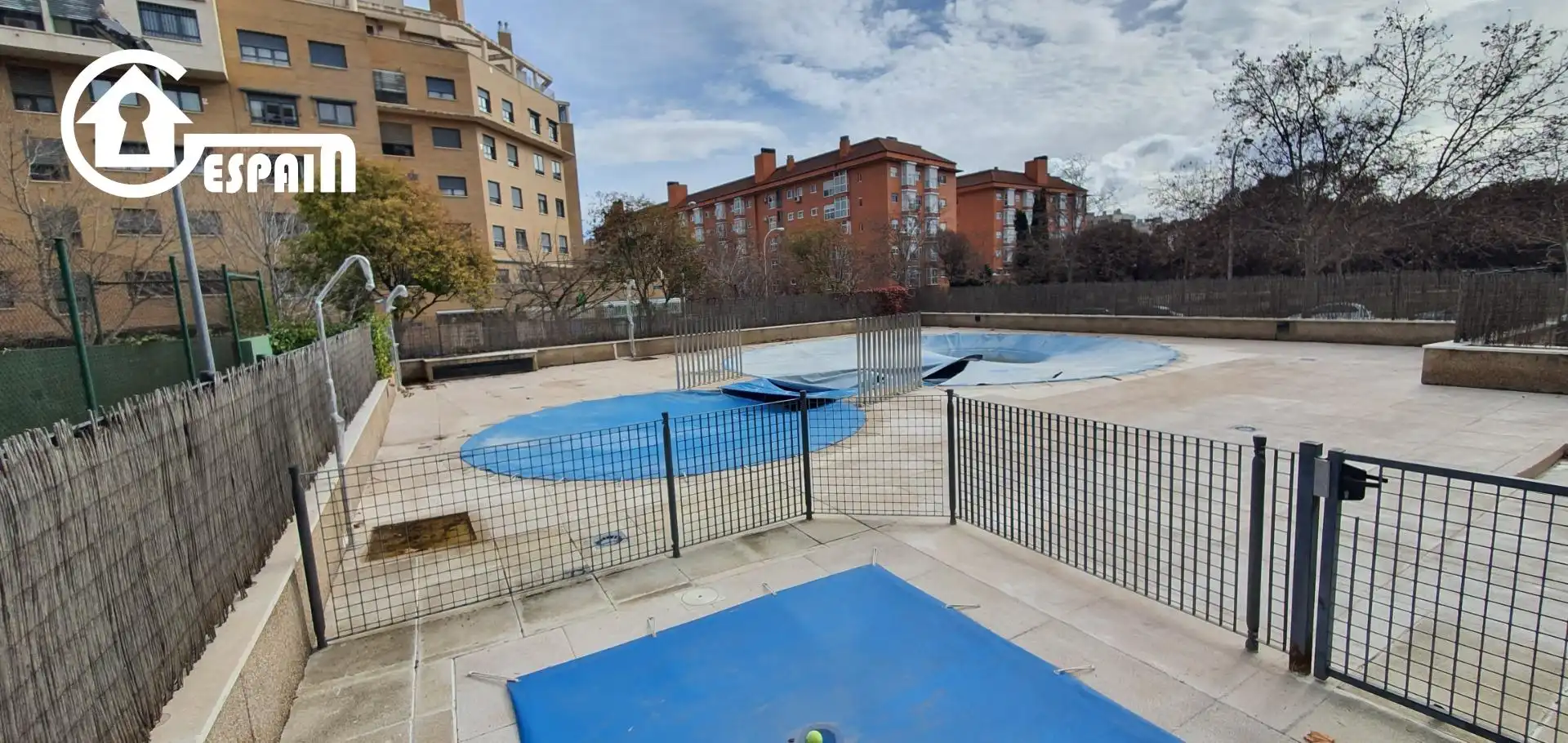 Piscina de Piso en venta en Madrid con Aire acondicionado, Calefacción y Jardín privado