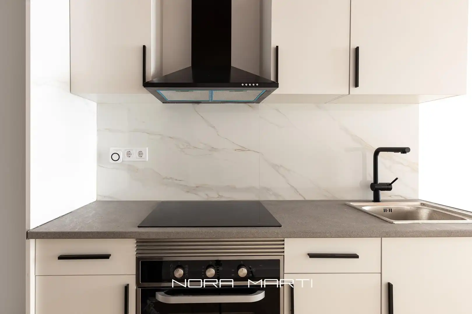 Kitchen of Ground floor for sale in Barcelona  with Air Conditioner and Alarm