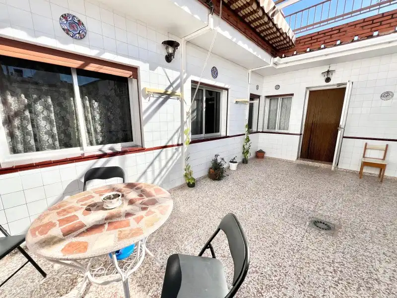 Vista exterior de Casa o xalet en venda en Málaga amb Aire condicionat, Terrassa i Moblat