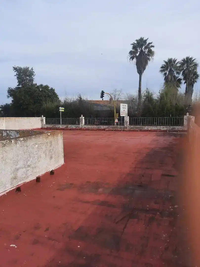 Aparcament de Casa adosada en venda en Guillena amb Balcó