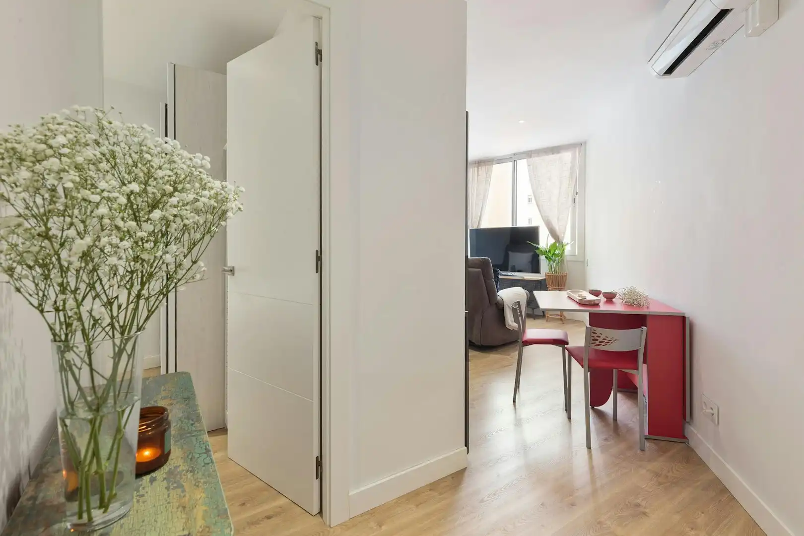 Flat for rent in Barcelona  with Air Conditioner, Heating and Furnished