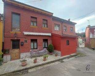 Vista exterior de Casa adosada en venda en Langreo amb Calefacció