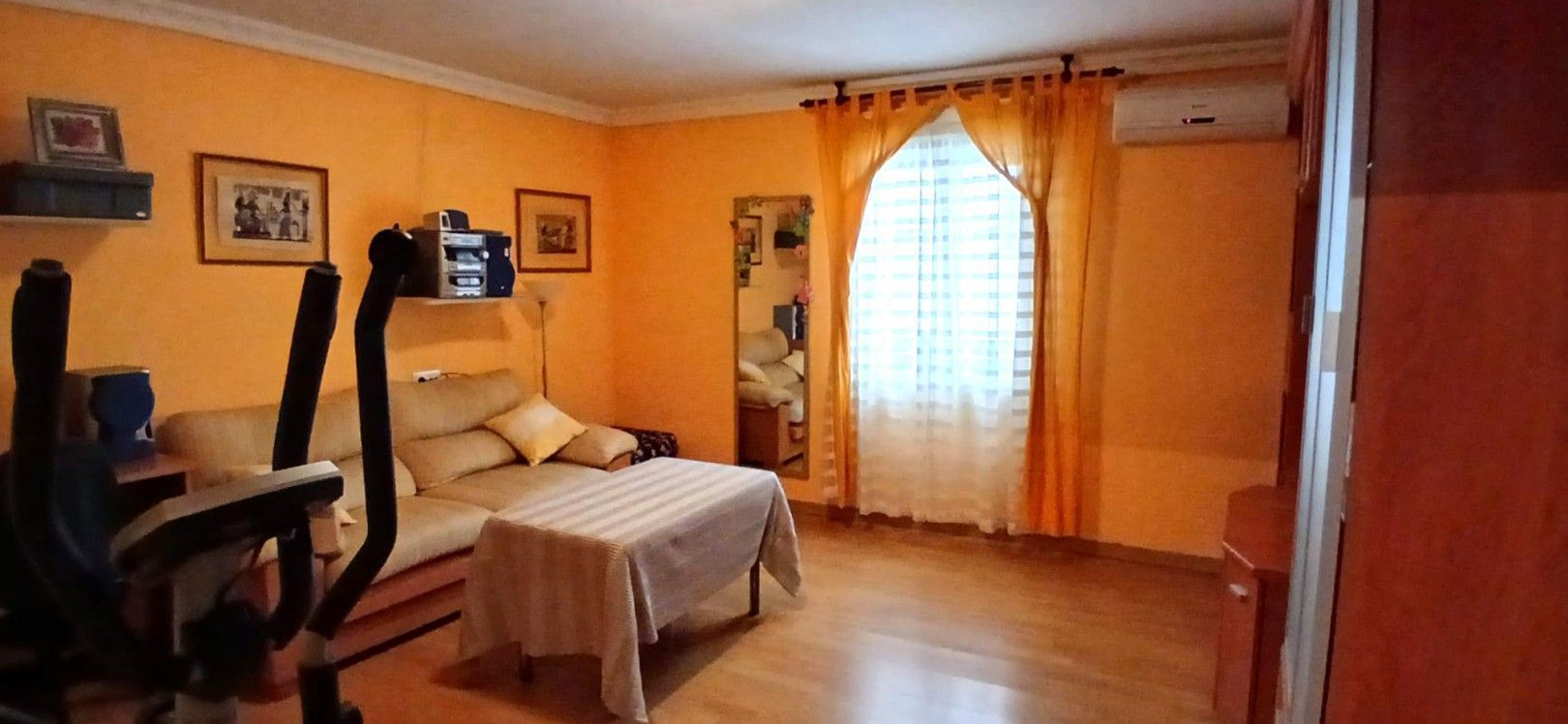 Bedroom of House or chalet for sale in Cenicero  with Air Conditioner and Storage room