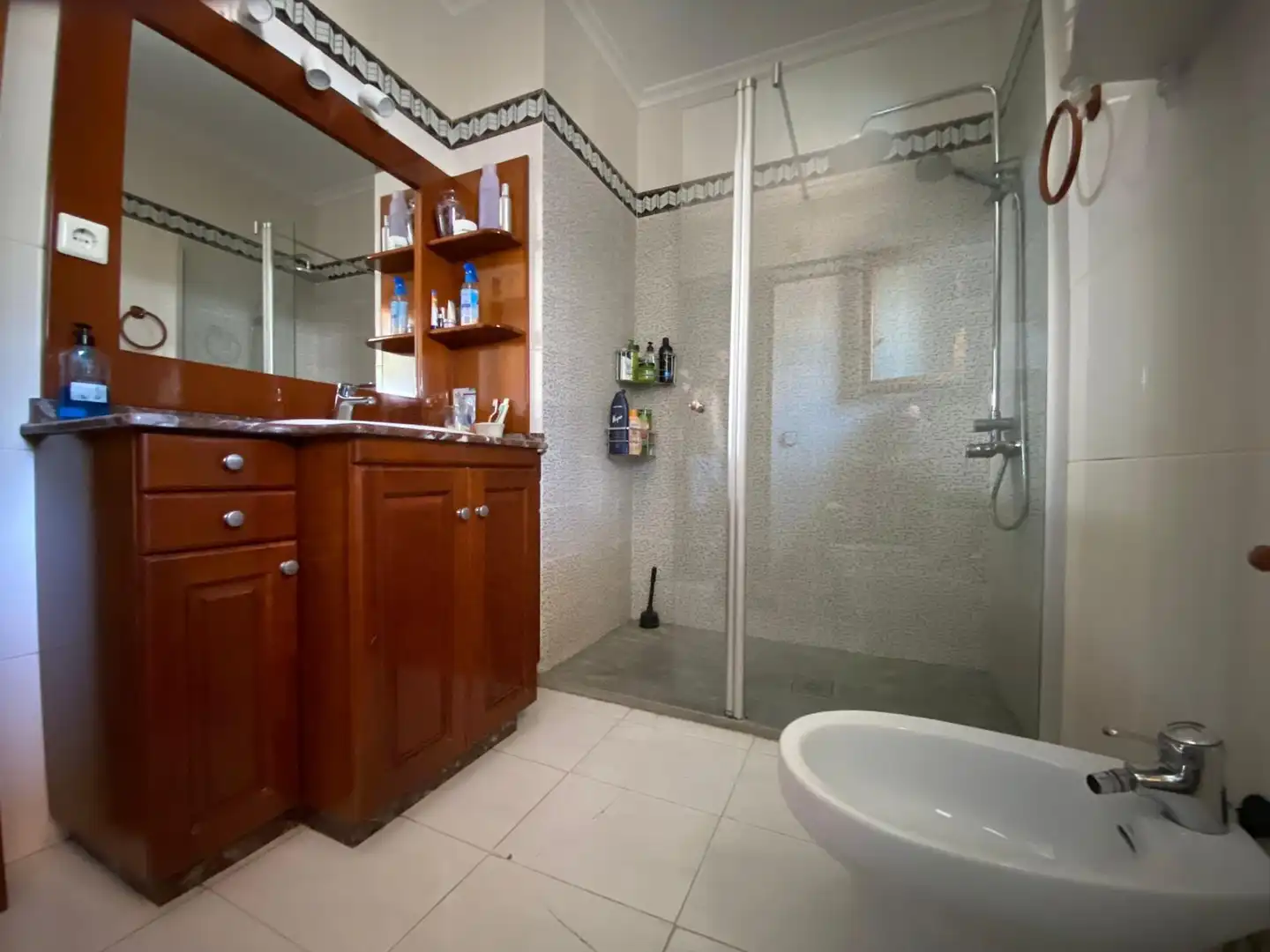 Bany de Casa o xalet en venda en La Nucia amb Aire condicionat, Jardí privat i Terrassa