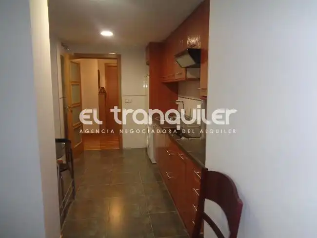 Wohnung zur Miete in Calle Fernando Trueba, Centro
