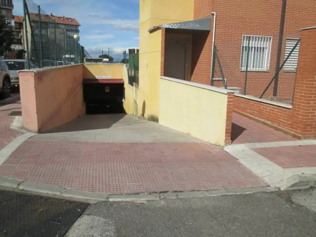 Einzelparkplatz mit Aufzug zum Verkauf in Calle Félix María Samaniego 1, imagen 2