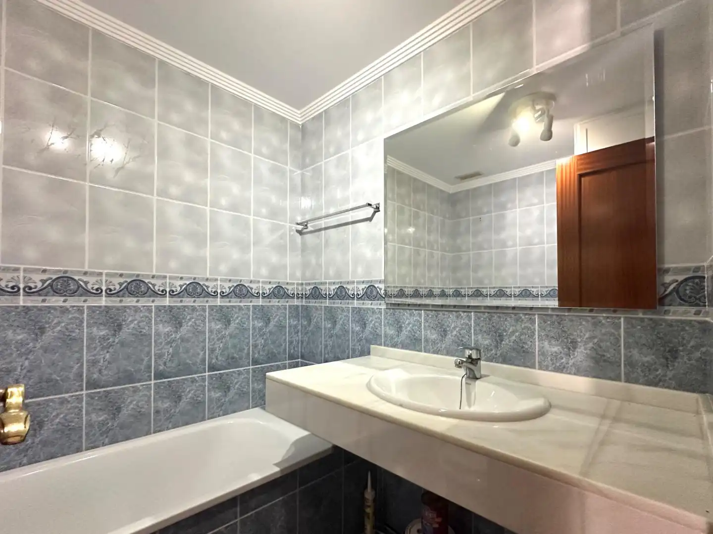 Bathroom of Flat for sale in Monda  with Air Conditioner, Balcony and Community pool