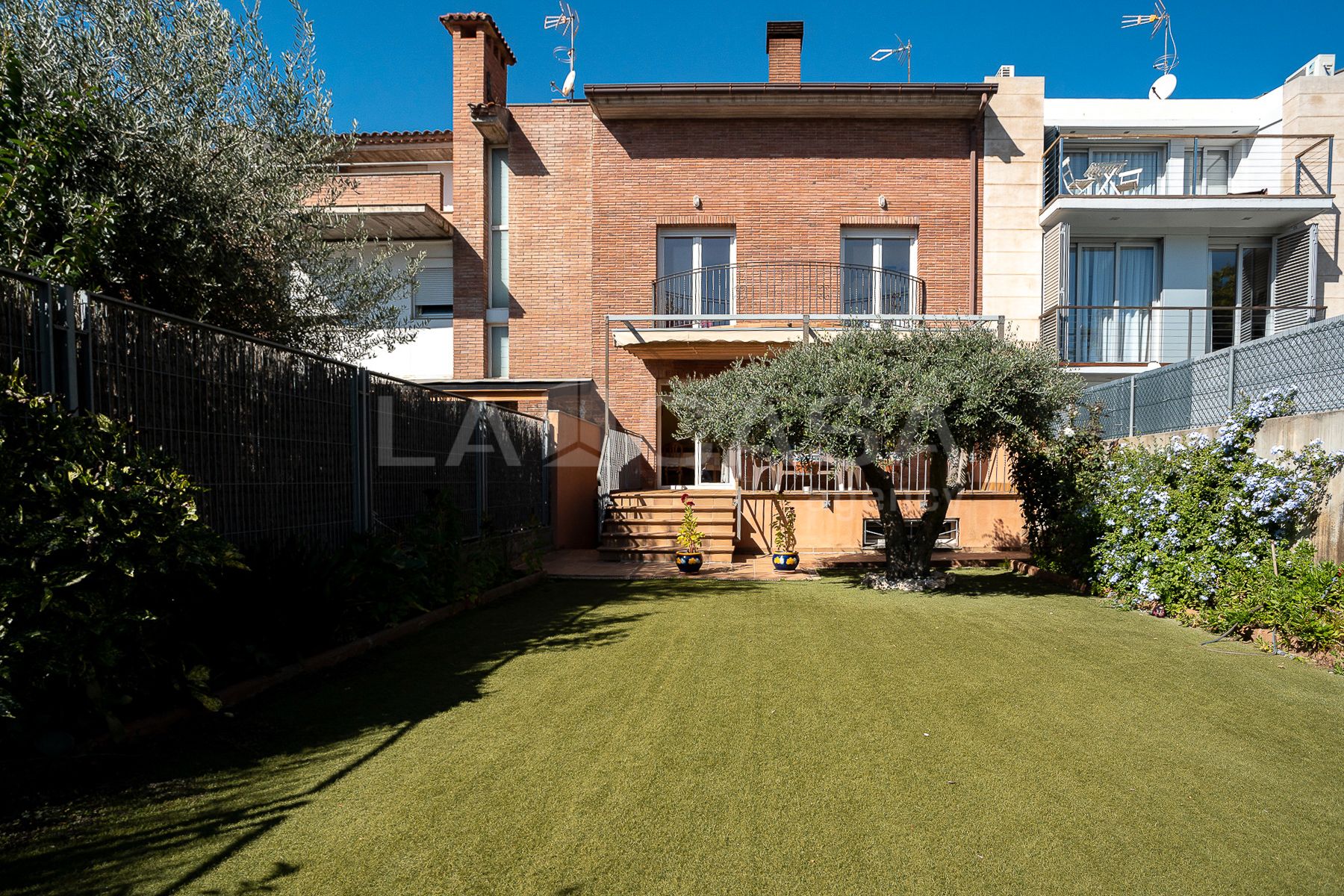 Jardí de Casa adosada en venda en Granollers amb Calefacció, Traster i Balcó
