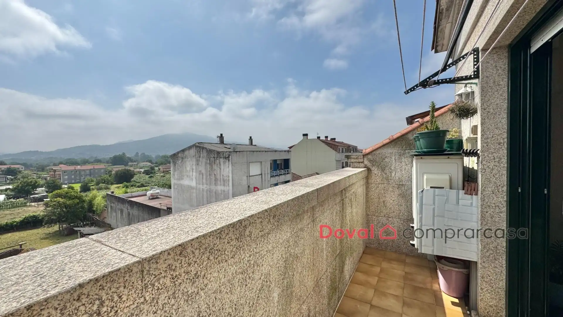 Exterior view of Attic for sale in Tui  with Air Conditioner, Heating and Parquet flooring
