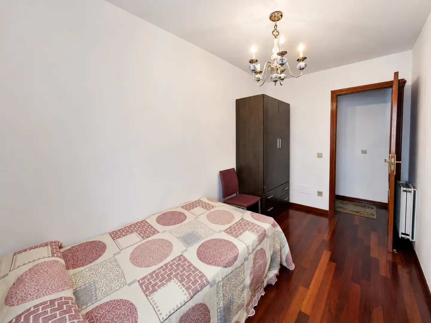 Habitación de Piso en venta en Los Corrales de Buelna  con Calefacción, Jardín privado y Parquet