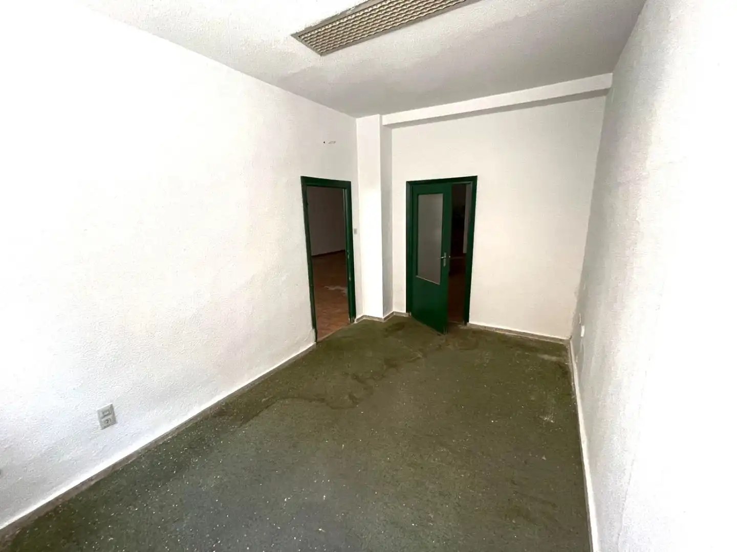 Commercial properties for sale in Valdepeñas