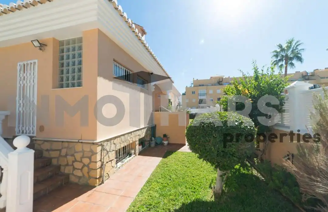 Villa mit Terrasse zum Verkauf in AVIACION (U) 1, imagen 13