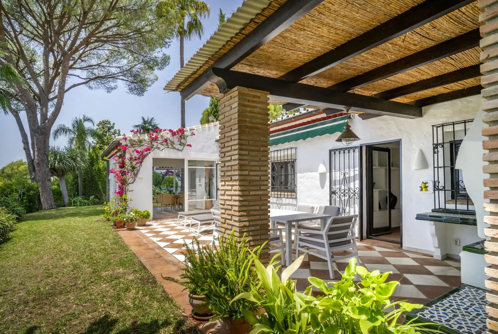 Jardín de Casa o chalet en venta en Benahavís con Aire acondicionado, Terraza y Piscina