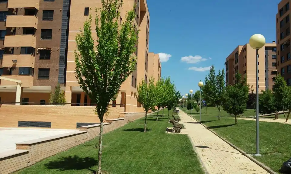 Vista exterior de Apartamento en venta en Cuenca con Calefacción, Parquet y Terraza