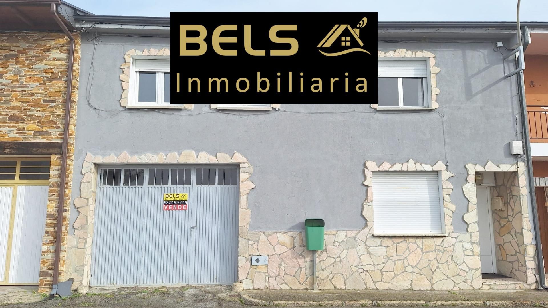 Vista exterior de Casa o xalet en venda en Ponferrada amb Calefacció