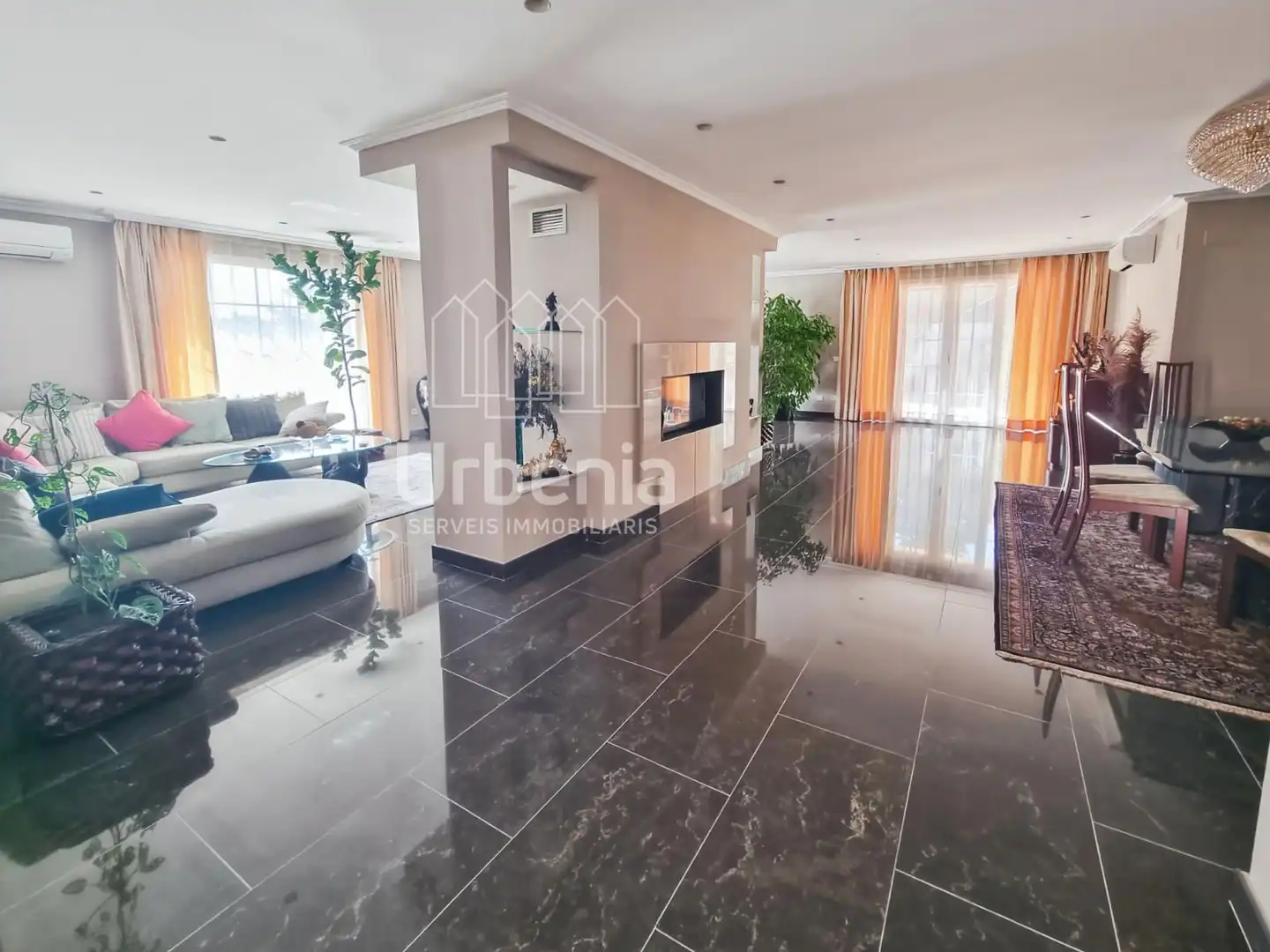 Living room of Houses for sale in Sant Andreu de Llavaneres  with Air Conditioner, Heating and Swimming Pool
