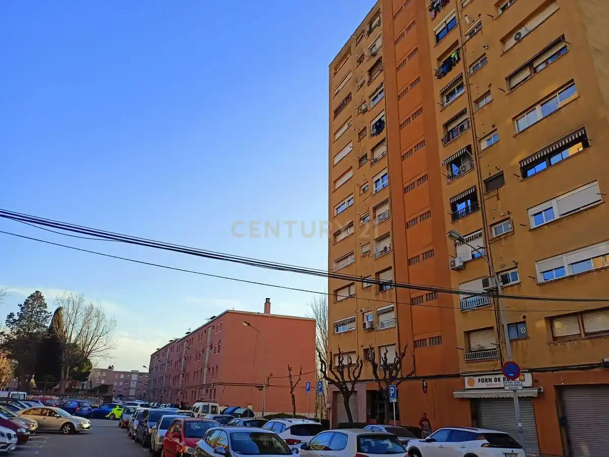 Vista exterior de Apartament en venda en Rubí