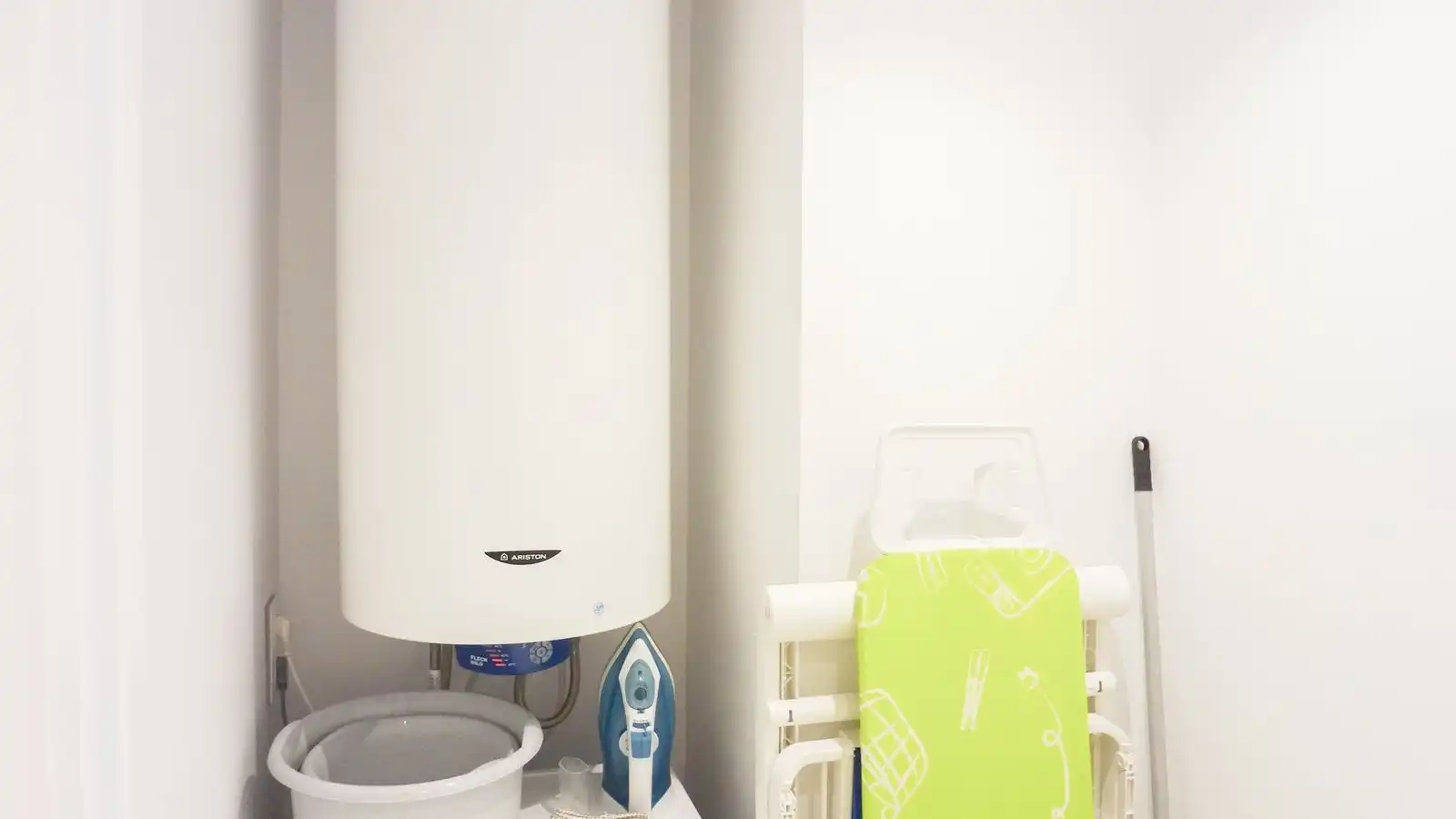 Badezimmer von Wohnungen zum Verkauf in Oliva mit Klimaanlage, Heizung und Terrasse