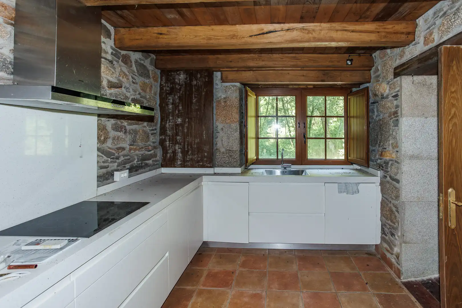 Cocina de Finca rústica en venta en Begonte