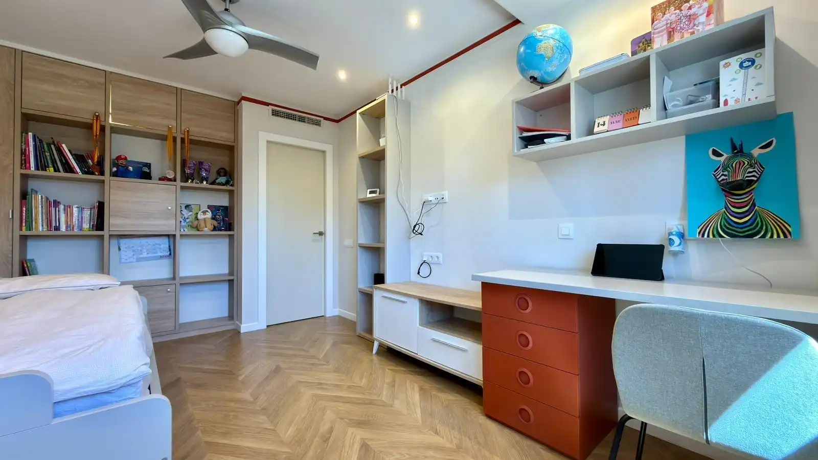 Habitación de Casa o chalet en venta en Alicante / Alacant con Aire acondicionado, Calefacción y Jardín privado
