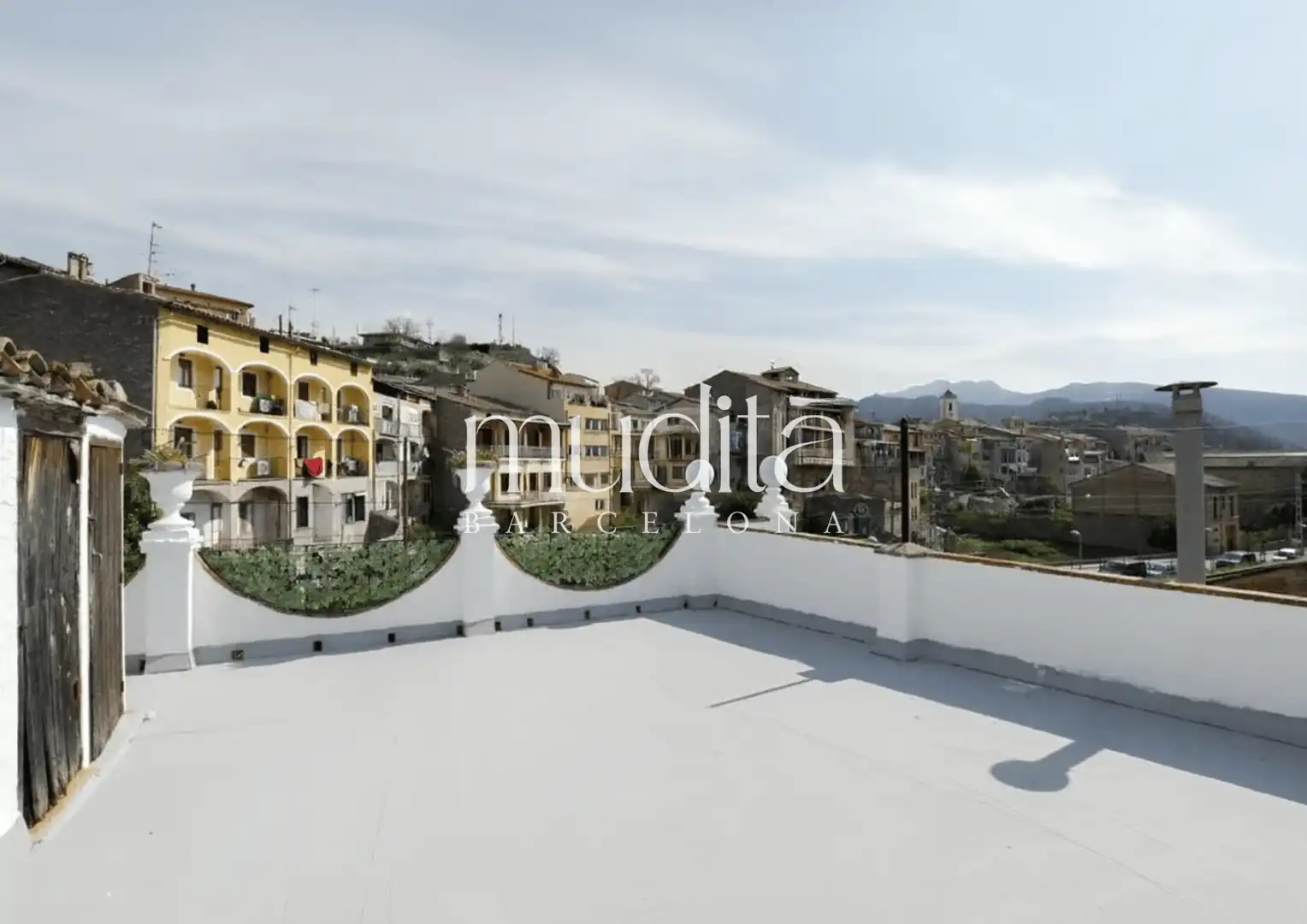 Terrassa de Apartament en venda en Sant Quirze de Besora amb Forn i Balcó