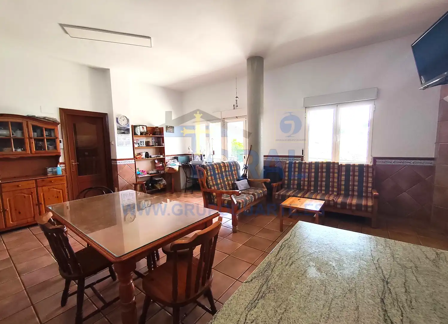 Sala d'estar de Casa o xalet en venda en Siero amb Calefacció, Jardí privat i Parquet