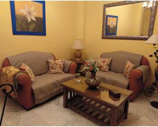 Living room of Flat to rent in  Sevilla Capital  with Air Conditioner, Heating and Furnished