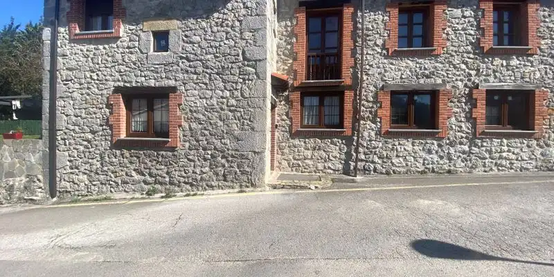 Vista exterior de Casa o xalet en venda en Entrambasaguas amb Jardí privat, Terrassa i Traster