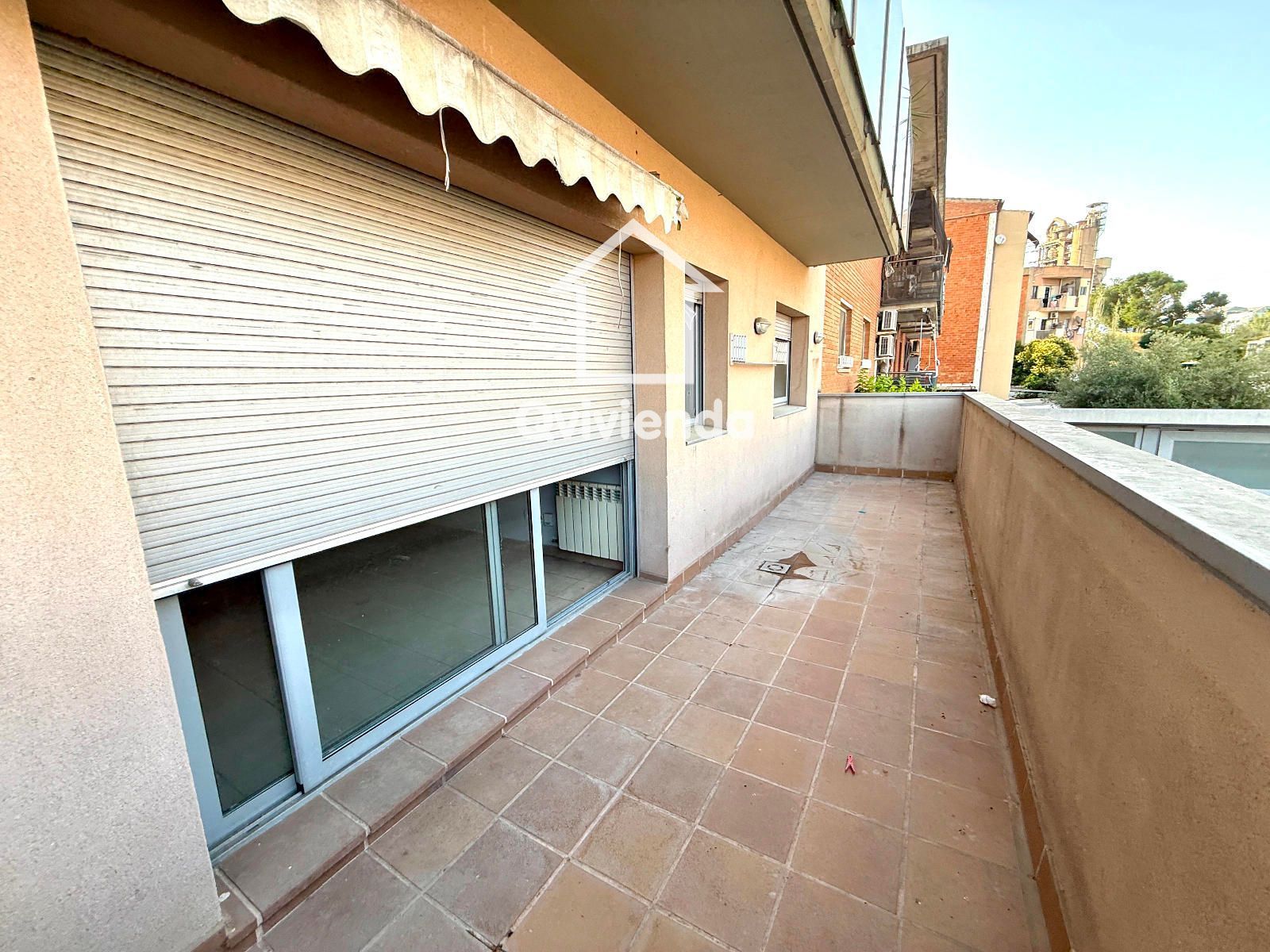 Vista exterior de Piso en venta en Montcada i Reixac