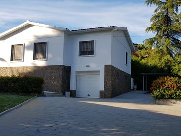 Detached house with pool for sale in Norte-Sierra