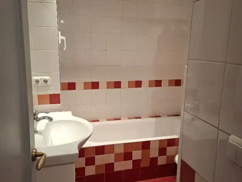 Badezimmer von Wohnung zur Miete in Donostia - San Sebastián 