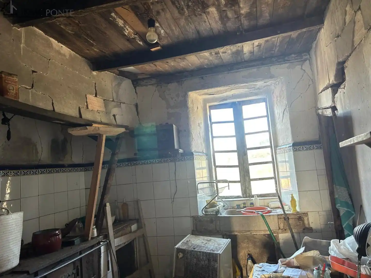Cuina de Casa o xalet en venda en Cerdedo amb Jardí privat i Traster