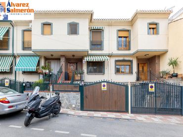 Casa a schiera con piscina in vendita a Calle los Huertos #7