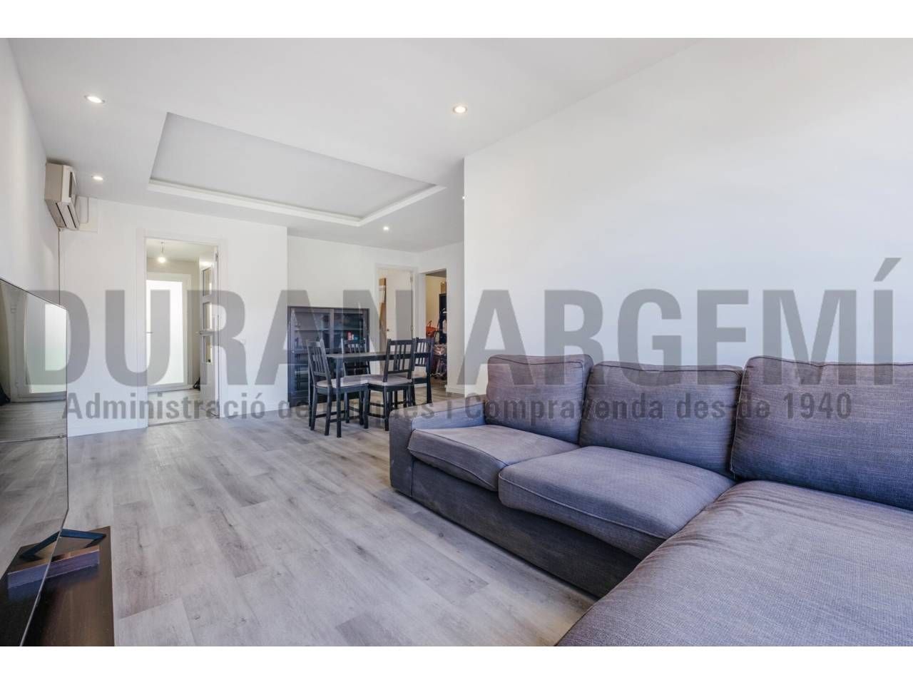 Living room of Attic for sale in Terrassa  with Air Conditioner and Parquet flooring