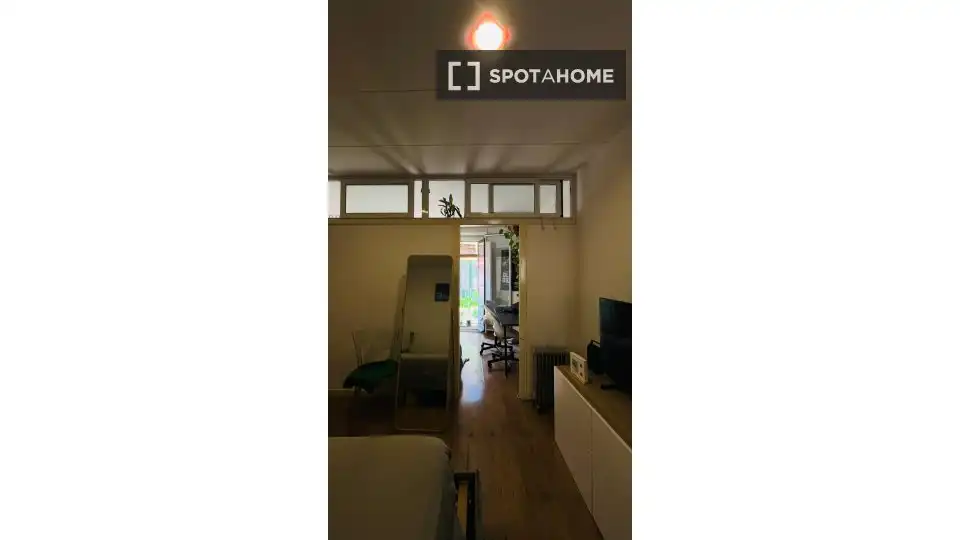 Habitación de Piso de alquiler en Barcelona con Aire acondicionado, Calefacción y Amueblado