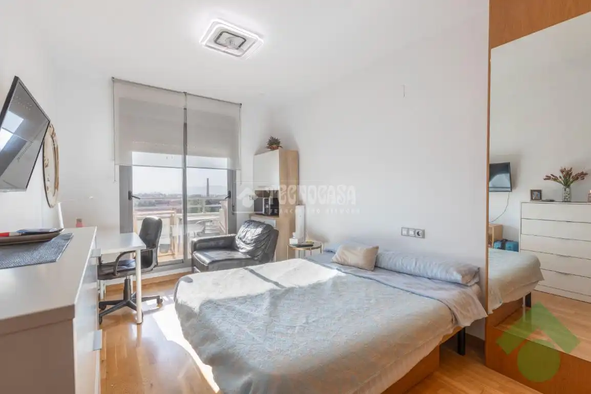 Habitación de Piso en venta en Granada con Aire acondicionado, Calefacción y Piscina comunitaria